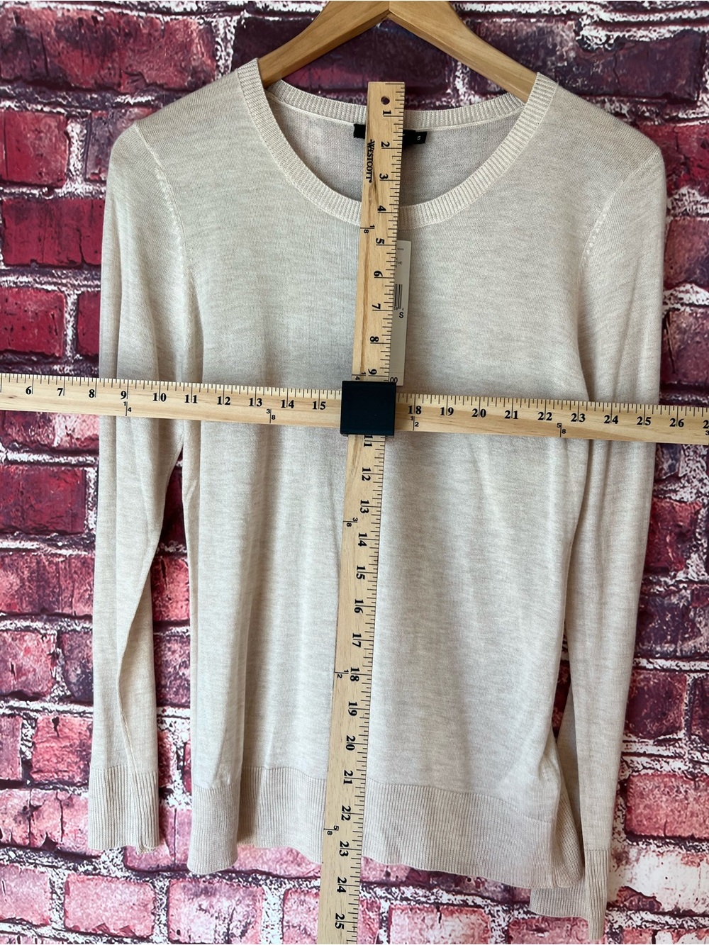 DKNY Heather Oatmeal Long Sleeve Crewneck Pullover Sweater NWT Size S - Picture 6 of 8